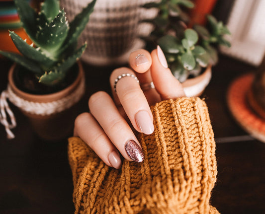La cura e la bellezza delle unghie in inverno - Lady Venezia Shop